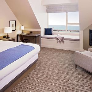 Deluxe King Room Bay View